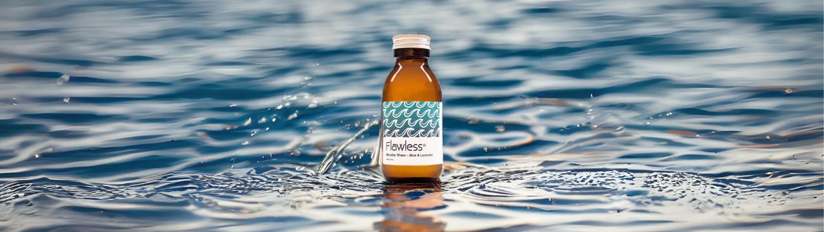 Banner Marke FLAWLESS vegan beauty - Mizellenwasser auf Wasser