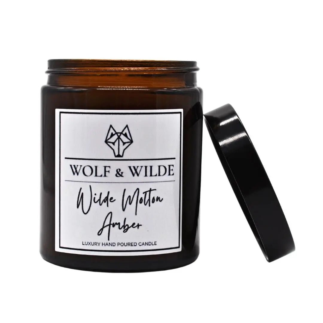 WOLF & WILDE Wilde Molton Amber Handgemachte Duftkerze im Glas 180ml - Kerze mit Deckel offen