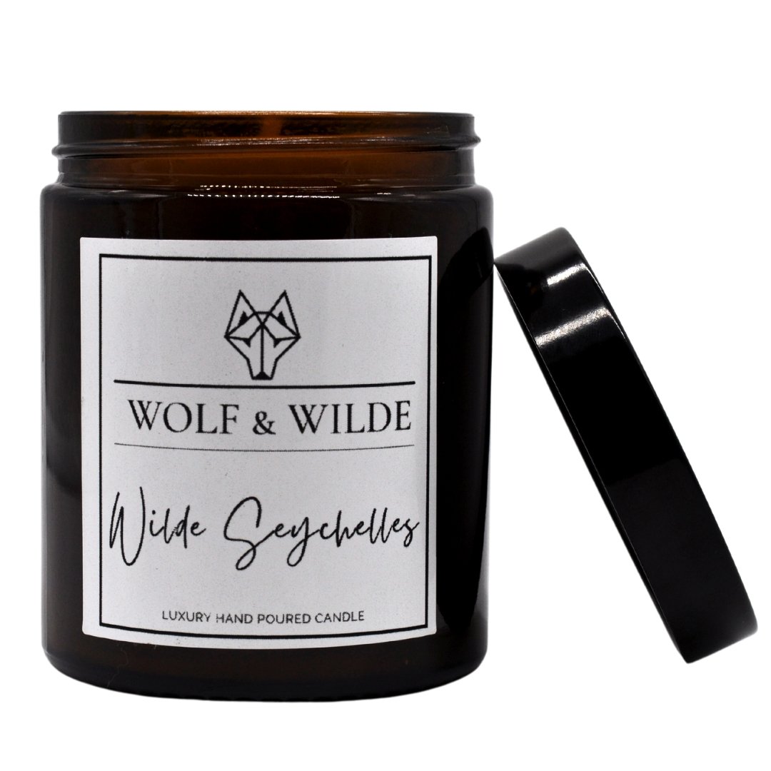 WOLF & WILDE Wilde Seychelles Handgemachte Duftkerze im Glas - Kerze mit Deckel offen 